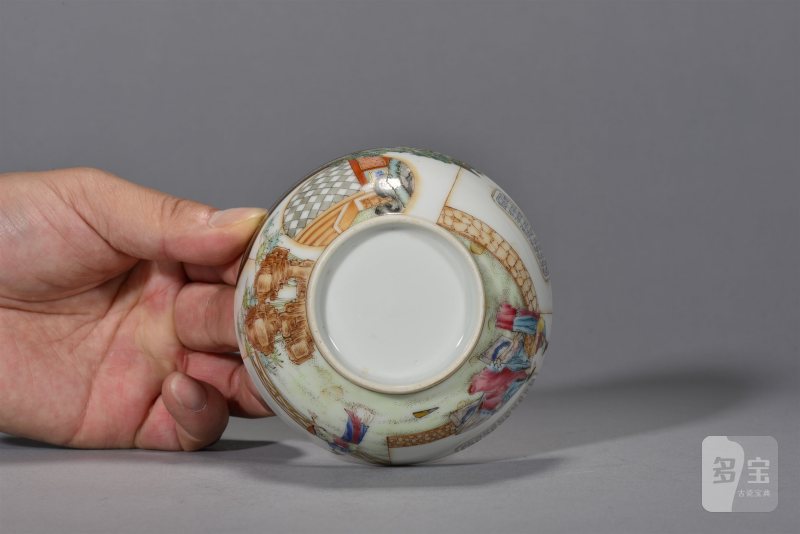 清乾隆 粉彩描金开窗庭院仕女图茶圆 - 图6